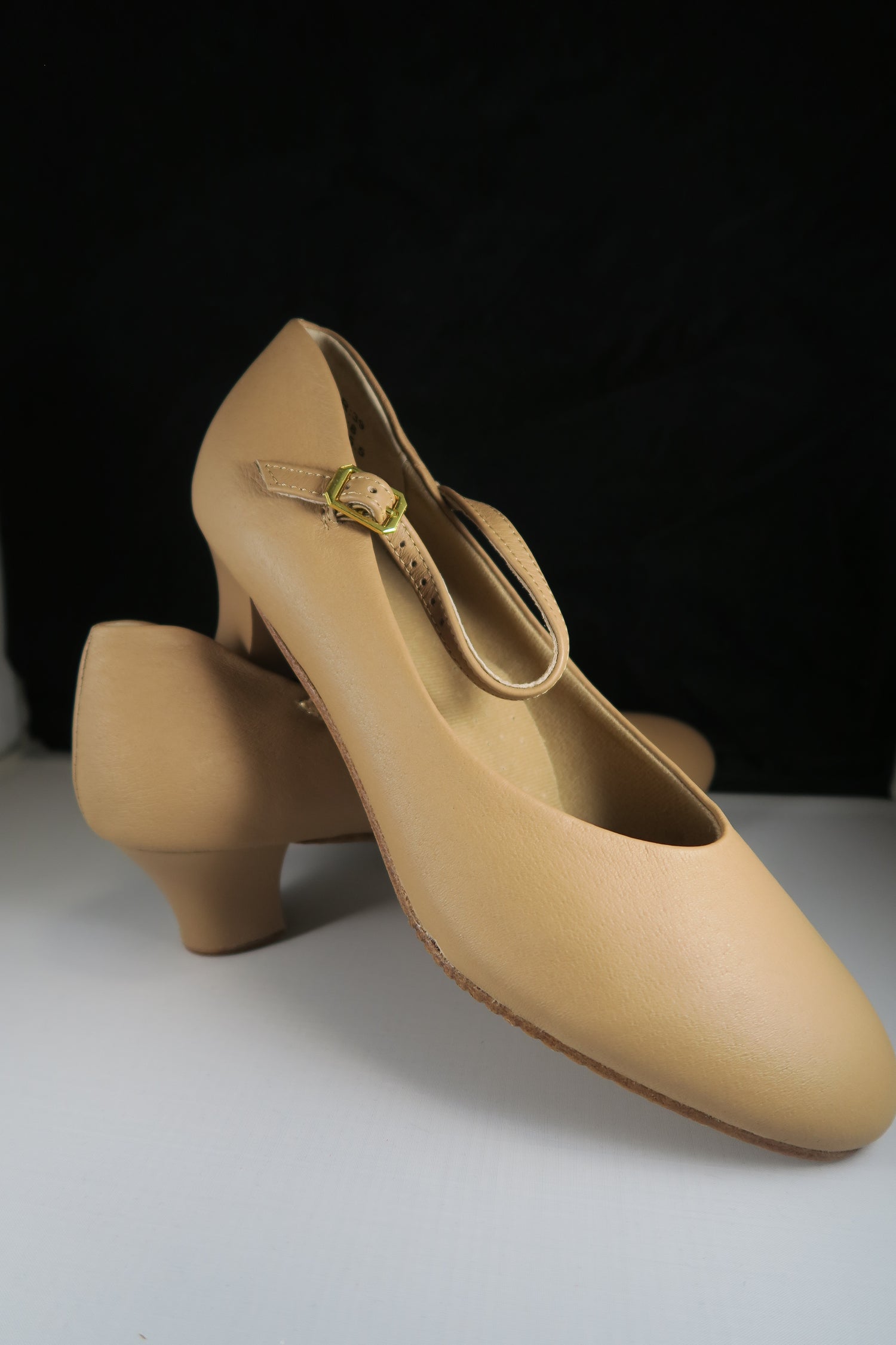 Low Heel Chorus Shoes Beige